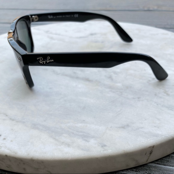 Black Ray-Ban Wayfarer Square Iconic Sunglasses - Picture 3 of 8